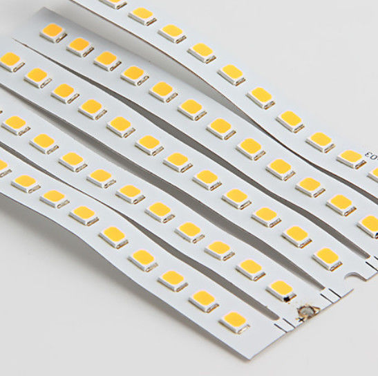 Aluminium Base Fleksibel PCBA Untuk Lampu LED Pertanian Mendukung Fasilitas Fototerapi Tiga Warna